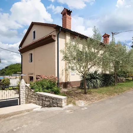 Giorgio Jursici Casa de Férias Svetvinčenat